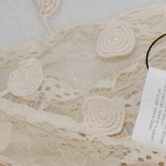 NWT Pier 1 Beige Crochet Lace Scarf - Picture 6 of 7